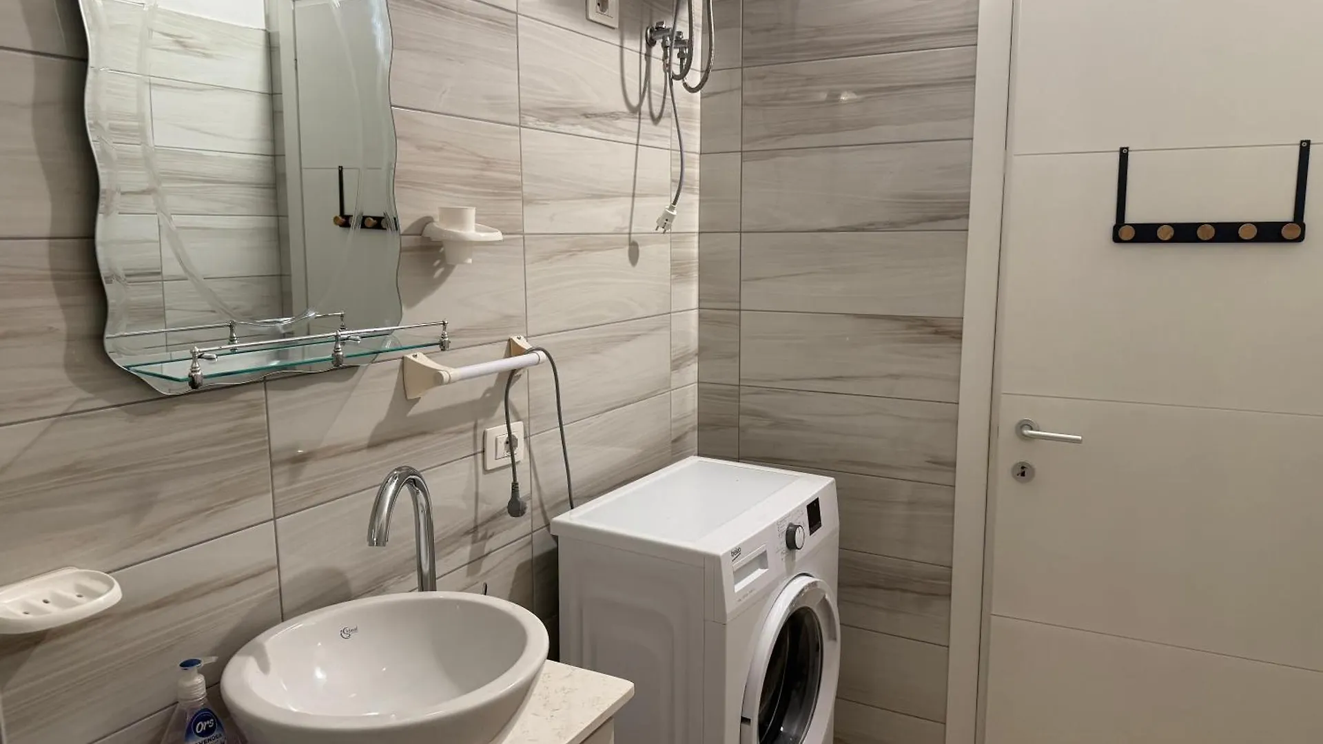 Enis Apartment غوليم